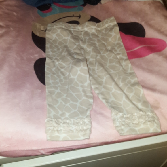 Too small - Picture 4 of 7